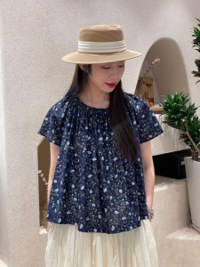 MB薄身碎花上衣